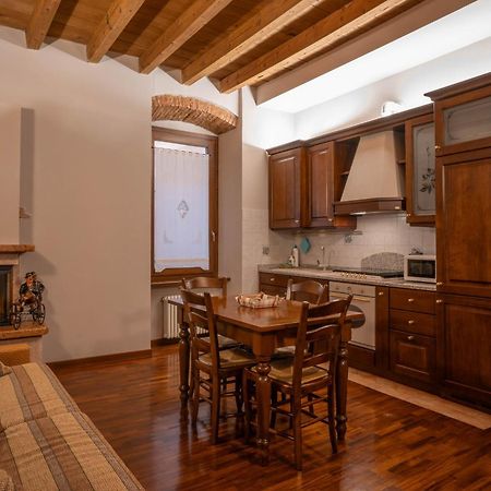 Napule...E Apartments Песк'єра-дель-Гарда Екстер'єр фото