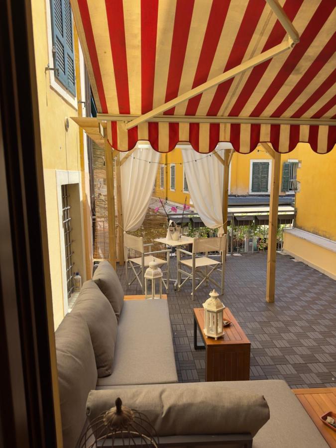 Napule...E Apartments Песк'єра-дель-Гарда Екстер'єр фото